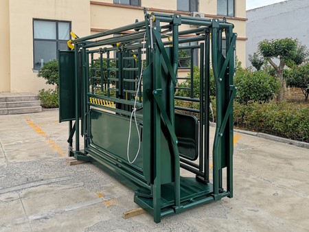 Cattle Squeeze Chute Manual Headgate