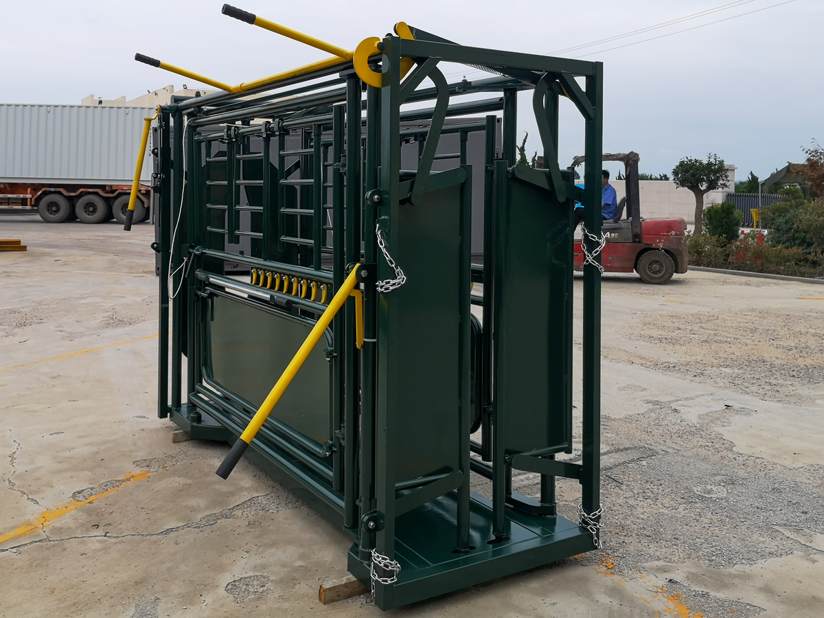 Cattle Squeeze Chute Manual Headgate