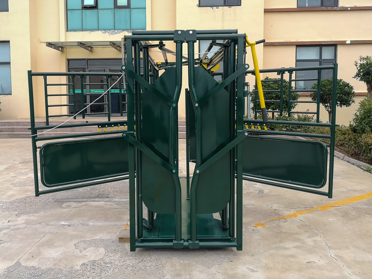 Cattle Squeeze Chute Manual Headgate